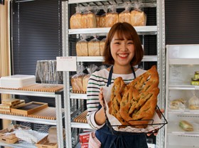 国産小麦とバターを使った パンいろいろ詰合せ (純国産食パン2斤付)