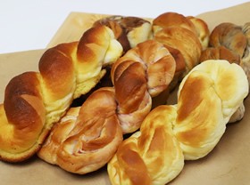 国産小麦とバターを使った ふんわりパンいろいろ詰合せ